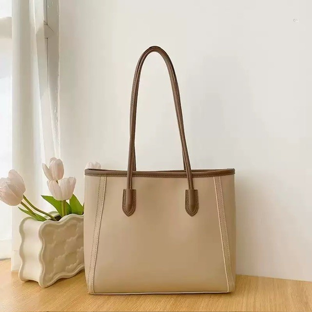 Leather tote bag