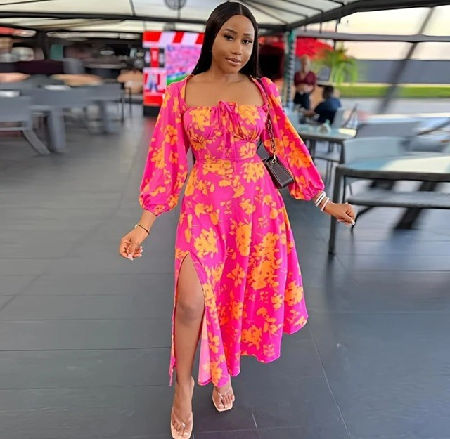 Long flowery dress with slit-medium (NEW)