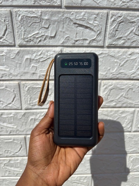 Rechargeable Solar powerbank (20,00mah)