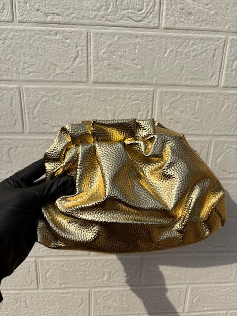 Midi clutch with strap