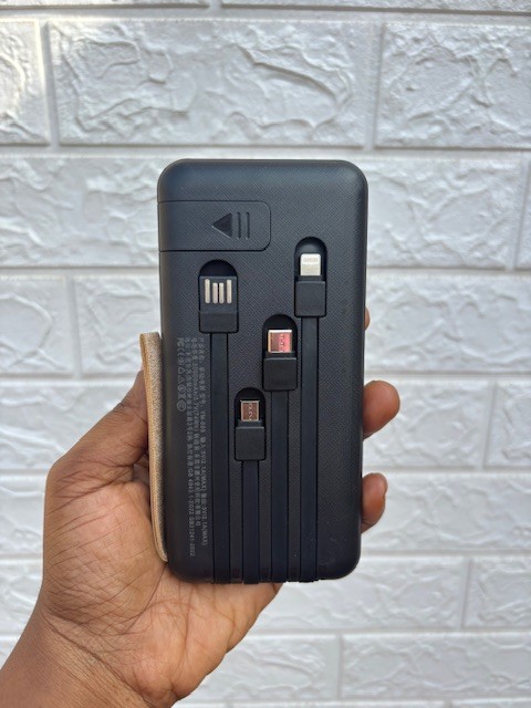 Rechargeable Solar powerbank (20,00mah)