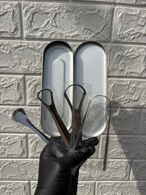 4 in 1 tongue scraper set