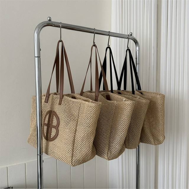 Woven bag with pouch