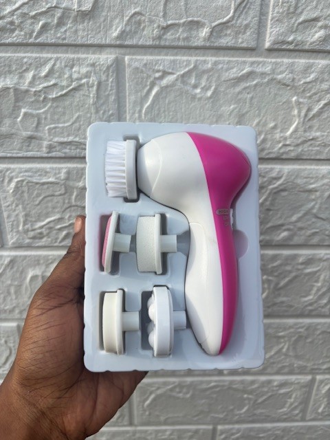 5 in 1 facial brush (battery use)