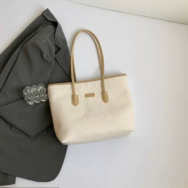 Medium PU leather tote bag (no charm)